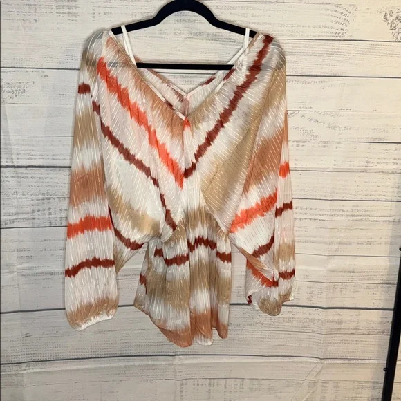 NWOT Women's V-Neck Flowy Blouse in Cream and Rust - Picture 5 of 10